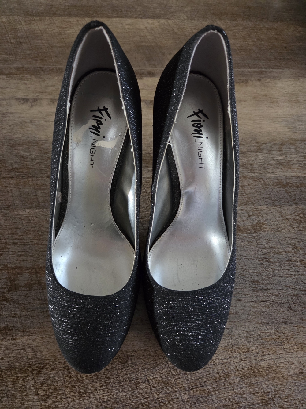FIONI Clothing Black Glitter Round-Toe Pumps